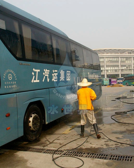 大型運輸車輛清洗